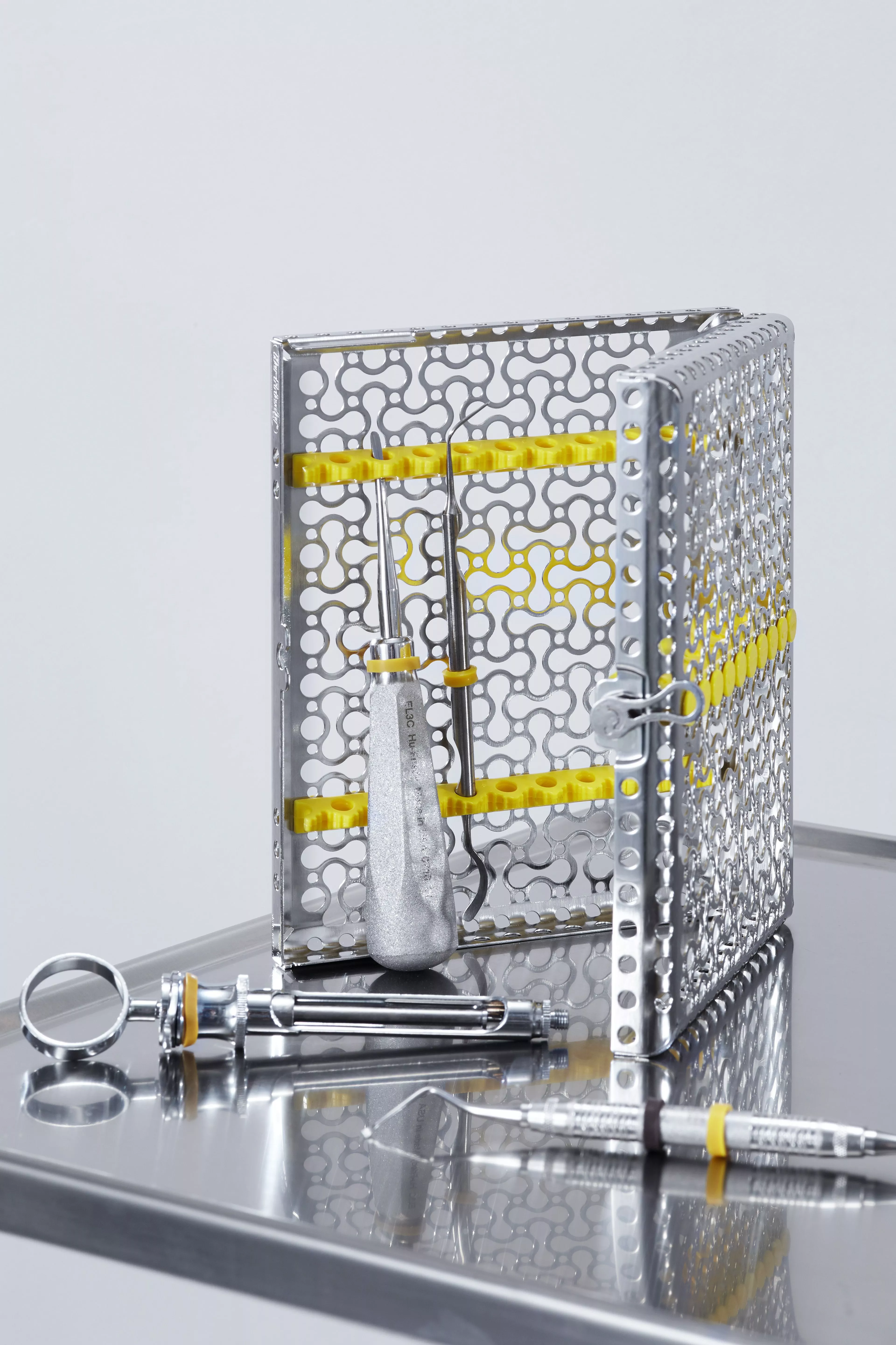 Имплантология